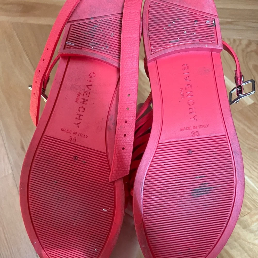 Givenchy red embossed pvc open toe knot wrap buckle sandals size 38 - Picture 4 of 7